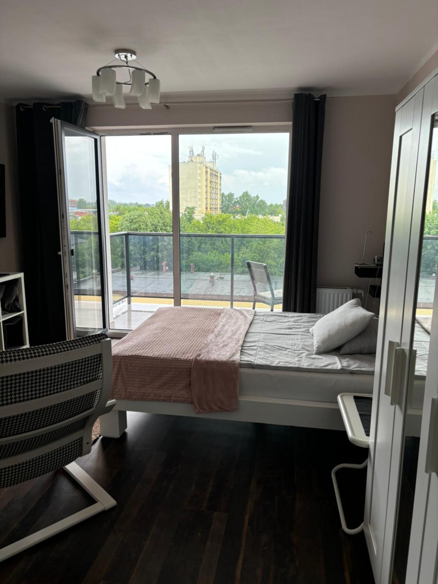 Kawalerka Na Targowej Apartment *